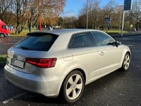gebraucht Audi A3 1.4 TFSI S tronic Attraction Attraction