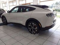 Gebraucht Ford Mustang Mach-E 197 kW (269 PS) 2022 Starweiß metallic SUV