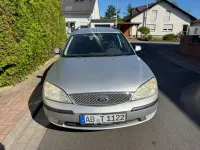 Usado Ford Mondeo 125 CV (91 kW) 2003 Plateado Berlina