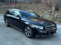 Gebraucht Mercedes E220 194 PS (142 kW) 2019 Schwarz Limousine