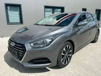 Gebraucht Hyundai i40 Style 141 PS (103 kW) 2015 Titanum silver / met Kombi