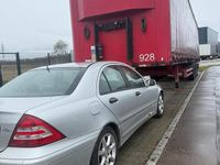 Gebraucht Mercedes C200 122 PS (89 kW) 2005 Silber Limousine