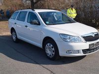 Gebraucht Skoda Octavia 105 PS (77 kW) 2011 Weiß Kombi