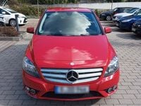 Gebraucht Mercedes B180 122 PS (89 kW) 2012 Rot Van / Kleinbus