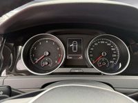 Gebraucht VW Golf VII Sound 110 PS (80 kW) 2018 Deep black perleffekt Limousine