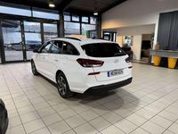 Neu Hyundai i30 140 PS (102 kW) 2025 Atlas white Kombi