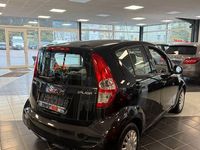 Gebraucht Suzuki Splash Basic 68 PS (50 kW) 2013 Schwarz Kleinwagen