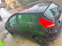 Gebraucht Ford Fiesta 85 PS (62 kW) 2010 Schwarz Kleinwagen