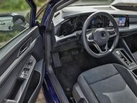 gebraucht VW Golf VIII 2.0 TDI Life DSG ACC LED Navi PDC Sitzh.