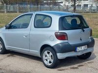Gebraucht Toyota Yaris 75 PS (55 kW) 2003 Silber Limousine
