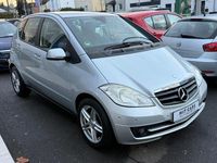 Gebraucht Mercedes 180 109 PS (80 kW) 2009 Silber Limousine