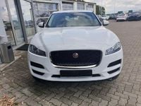 Gebraucht Jaguar F-Pace Pure 179 PS (131 kW) 2016 Weiß SUV