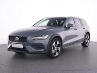 Gebraucht Volvo V60 CC Plus 197 PS (144 kW) 2024 Grau thunder grey / metallic Kombi