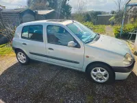 Gebraucht Renault Clio II 75 PS (55 kW) 2001 Silber Kleinwagen
