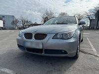 Gebraucht BMW 523 Basis 177 PS (130 kW) 2006 Grau Kombi
