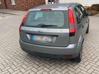 Gebraucht Ford Fiesta 60 PS (44 kW) 2002 Silber Kleinwagen