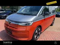 Gebraucht VW Multivan Style 150 PS (110 kW) 2023 Silber Van / Kleinbus