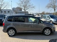 Gebraucht VW Touran Style 105 PS (77 kW) 2011 Grau Van / Kleinbus