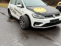 Gebraucht VW Golf VII Highline 150 PS (110 kW) 2019 Weiß Limousine