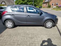 Gebraucht Hyundai i20 Trend 101 PS (74 kW) 2014 Grau Kleinwagen