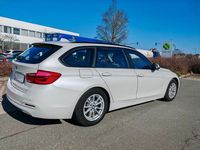 Gebraucht BMW 320 Advantage 163 PS (119 kW) 2015 Weiß Kombi