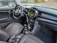 Second-hand Mini ONE 102 CP (75 kW) 2016 Alb Hatchback