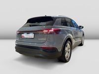 Gebraucht Audi Q4 e-tron Basis 125 kW (170 PS) 2022 Kieselgrau SUV