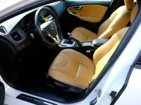 Gebraucht Volvo V40 122 PS (89 kW) 2017 Weiß Limousine