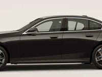 Gebraucht BMW 520 Sport Line 197 PS (144 kW) 2024 Saphirschwarz (metallic) Limousine