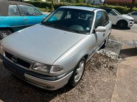 Gebraucht Opel Astra 75 PS (55 kW) 1998 Silber Limousine
