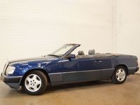 Gebraucht Mercedes 300 220 PS (161 kW) 1992 Nautikblau Cabrio