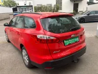 Używany Ford Focus Trend 125 KM (91 kW) 2012 Czerwony Kombi