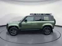 Neu Land Rover Defender SE Dynamic 200 PS (147 kW) 2026 Woolstone green SUV
