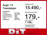 Neu Toyota Aygo 72 PS (52 kW) 2025 Chilired perleff. / dach schw Kleinwagen