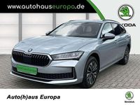 Neu Skoda Superb Selection 150 PS (110 kW) 2025 Pebble silber metallic Kombi