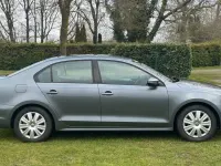 Używany VW Jetta 105 KM (77 kW) 2011 Szary Sedan/Limuzyna