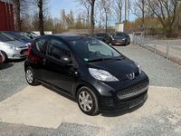 Gebraucht Peugeot 107 68 PS (50 kW) 2011 Schwarz Kleinwagen