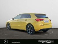 Gebraucht Mercedes A180 Progressive 136 PS (100 kW) 2023 Unilack sonnengelb Limousine