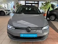 Gebraucht VW Golf VIII Life 110 PS (80 kW) 2023 Grau Limousine