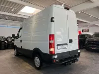 Gebraucht Iveco Daily 106 PS (77 kW) 2014 Weiß Van / Kleinbus