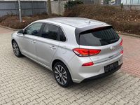 Gebraucht Hyundai i30 120 PS (88 kW) 2017 Grau Limousine