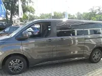 Gebraucht Ford Tourneo Custom Titanium 136 PS (100 kW) 2025 Grau Van