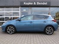 Gebraucht Toyota Auris Hybrid 99 PS (72 kW) 2015 Blue metallic (metallic) Limousine