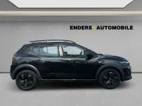 Neu Dacia Sandero Essentiel 122 PS (89 kW) 2026 Schwarz SUV