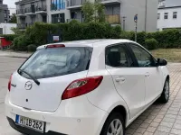 Gebraucht Mazda 2 75 PS (55 kW) 2010 Weiß Kleinwagen
