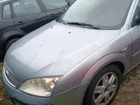 Usado Ford Mondeo 125 CV (91 kW) 2004 Plateado Familiar
