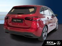 Gebraucht Mercedes B200 Progressive 163 PS (119 kW) 2026 Rot Van / Kleinbus