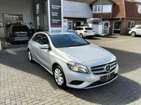 Gebraucht Mercedes A180 122 PS (89 kW) 2014 Polarsilber  metalliclack (grau) Limousine