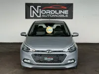 Gebraucht Hyundai i20 Intro Edition 84 PS (61 kW) 2015 Silber Limousine
