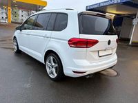 Gebraucht VW Touran Active 150 PS (110 kW) 2022 Weiß Van / Kleinbus